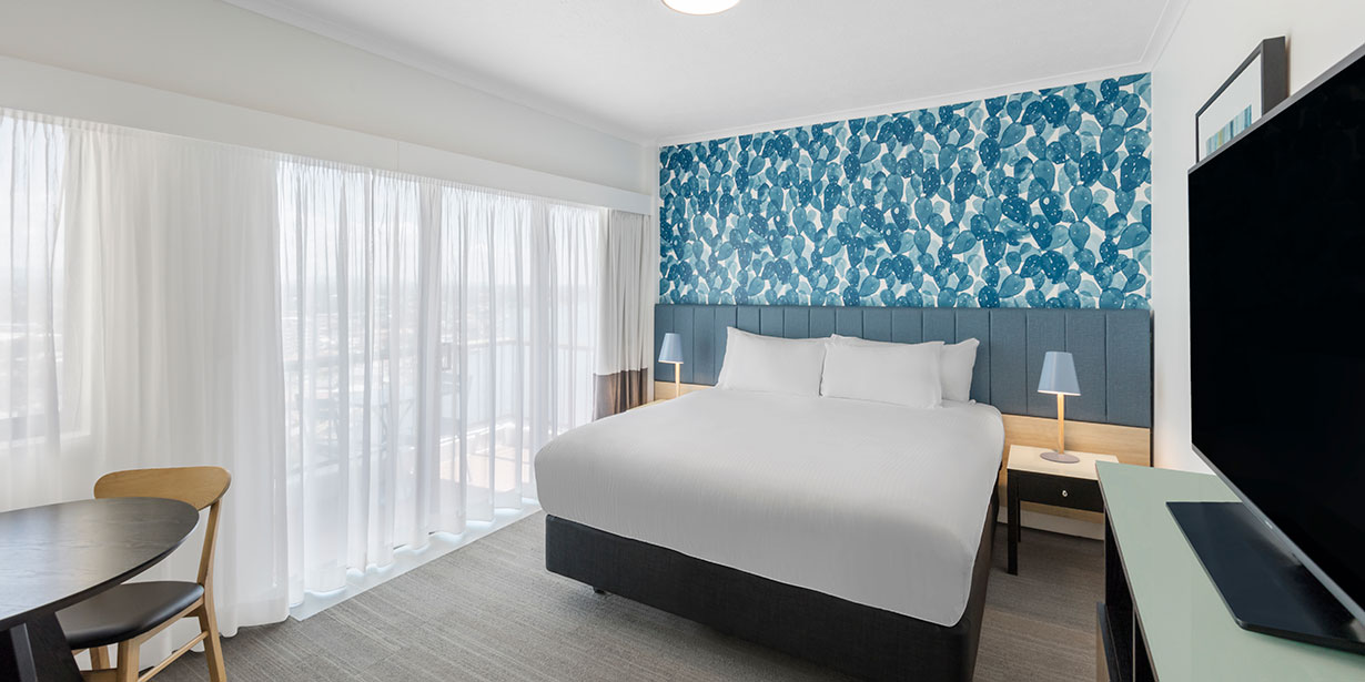 vibe-hotel-gold-coast-guest-room-king-bedroom-03-2018-1230x615.jpg