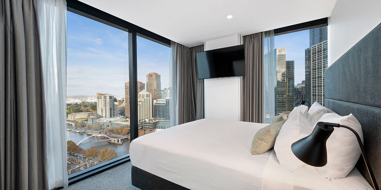 vibe-hotel-melbourne-fletcher-suite-bedroom-01-2020-1230x615.jpg